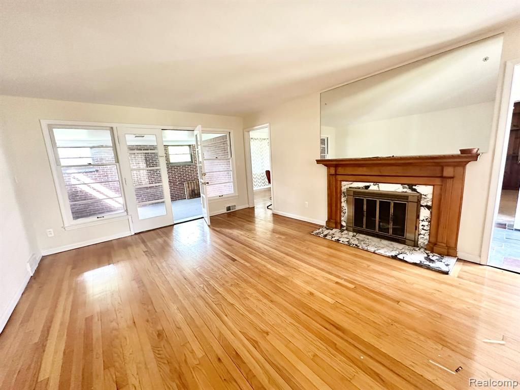 590 W HILDALE Avenue, Highland Park, MI 48203 — Photo 6