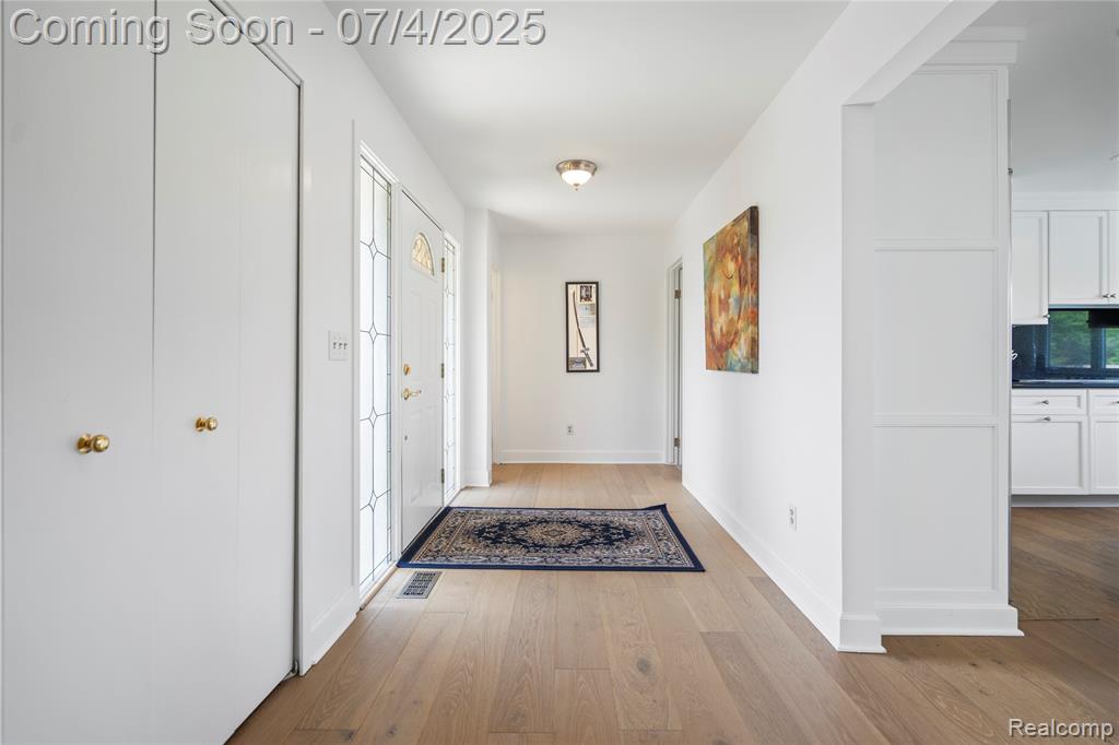 938 Brookwood Lane E, Rochester, MI 48309 — Photo 18