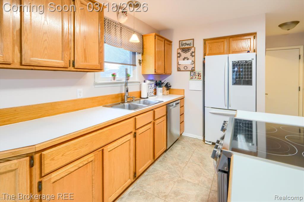 6047 Hearthside Place, Grand Blanc, MI 48439 — Photo 11
