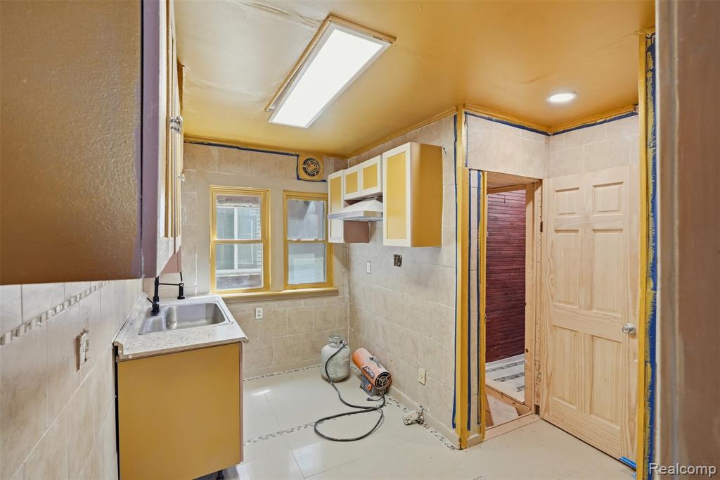 9388 Ward Street, Detroit, MI 48228 — Photo 6
