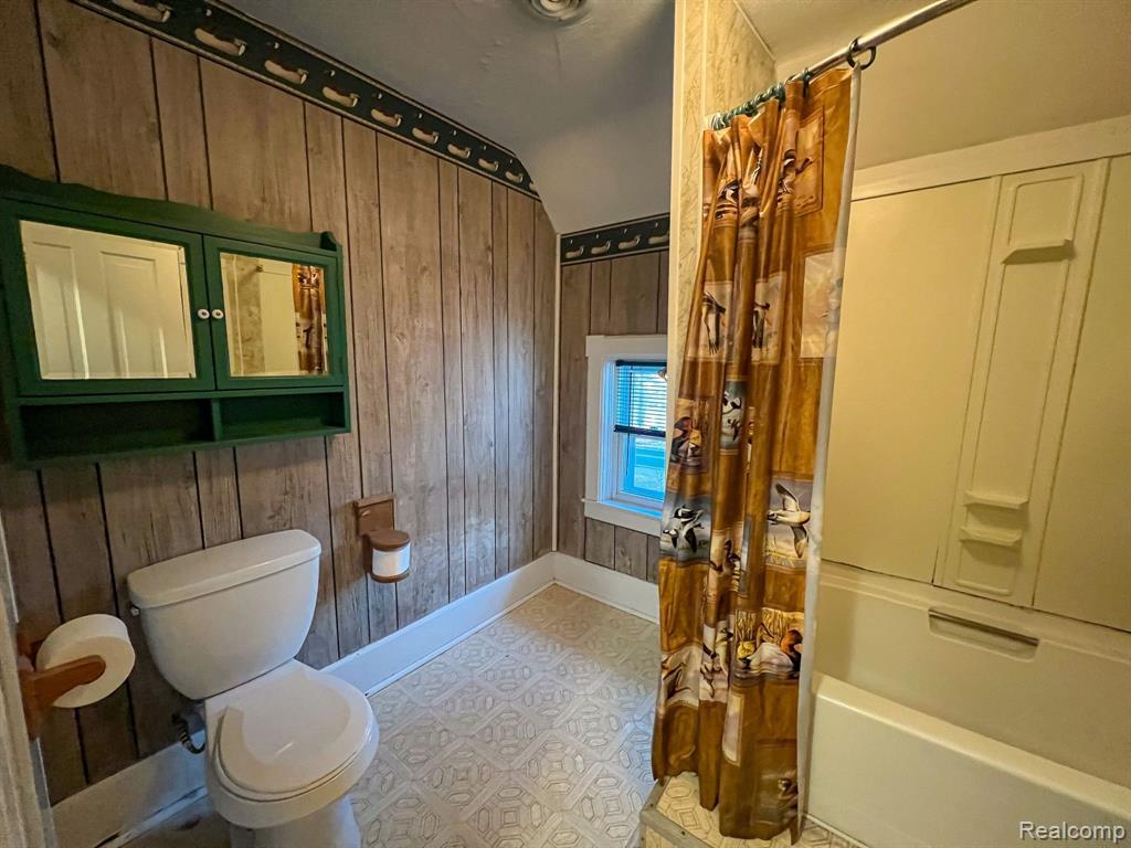 318 W MAPLE Street, Byron, MI 48418 — Photo 32