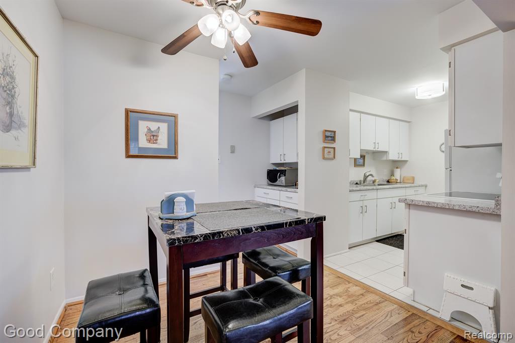3421 HILLSIDE Drive, 4, Royal Oak, MI 48073 — Photo 7