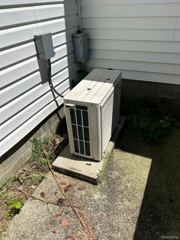 80375 MAIN Street, Memphis, MI, 00000