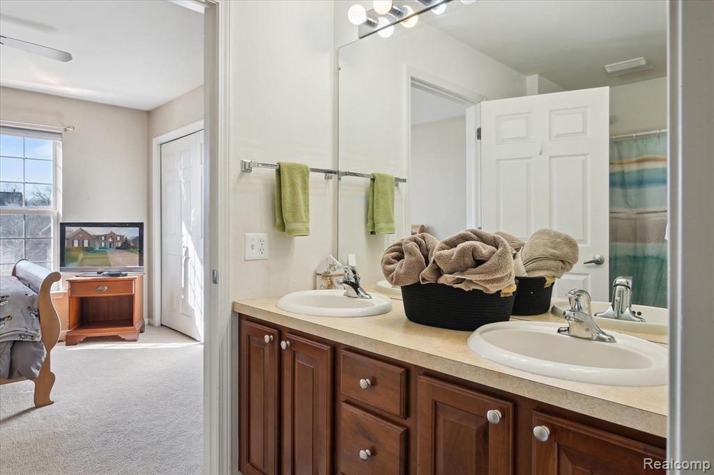 8695 INDIGO Lane, Ypsilanti, MI 48197 — Photo 32