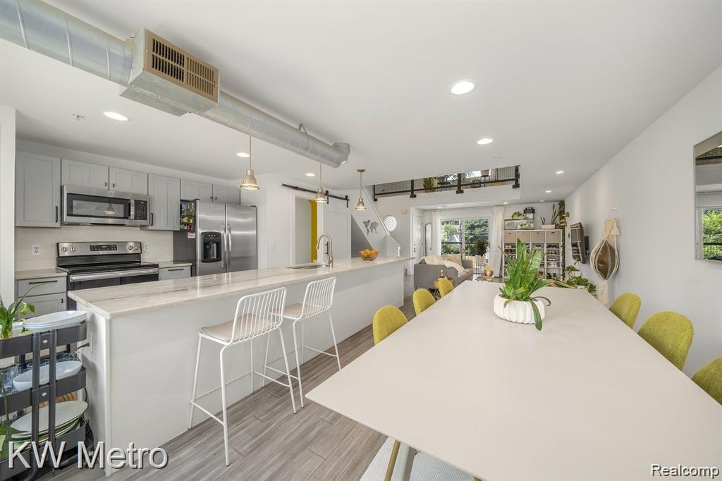 682 W 11 MILE Road, Royal Oak, MI 48067 — Photo 5