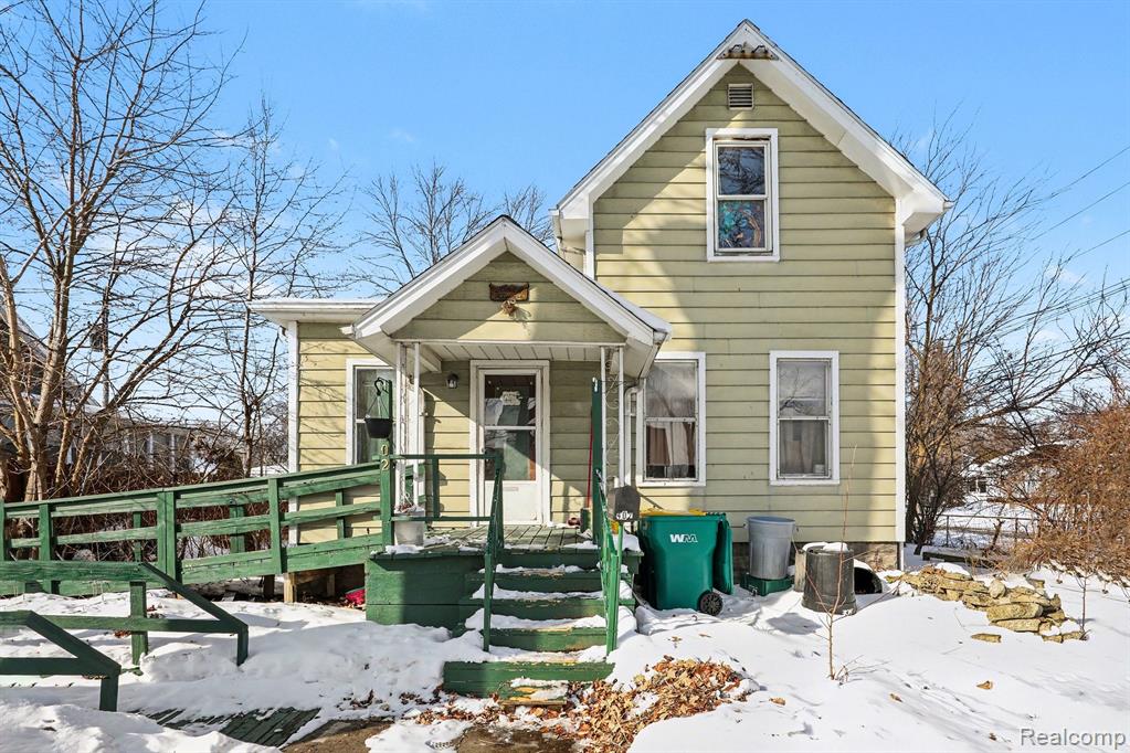 402 S 5th Street, St. Clair, MI 48079 — front exterior