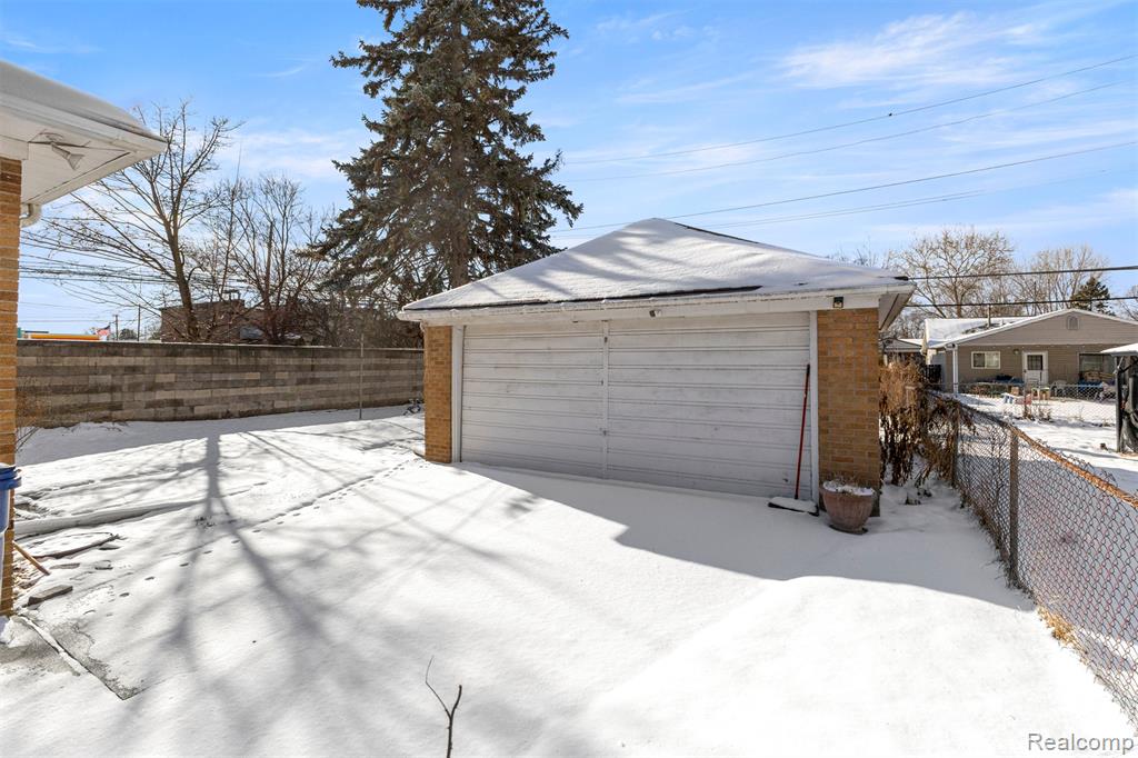 5706 Robindale Avenue, Dearborn Heights, MI 48127 — Photo 34