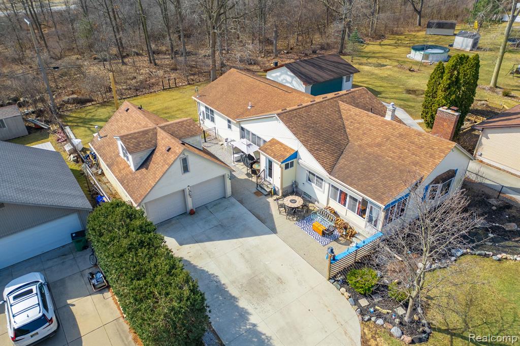8515 Lake Road, Grosse Ile, MI 48138 — Photo 3