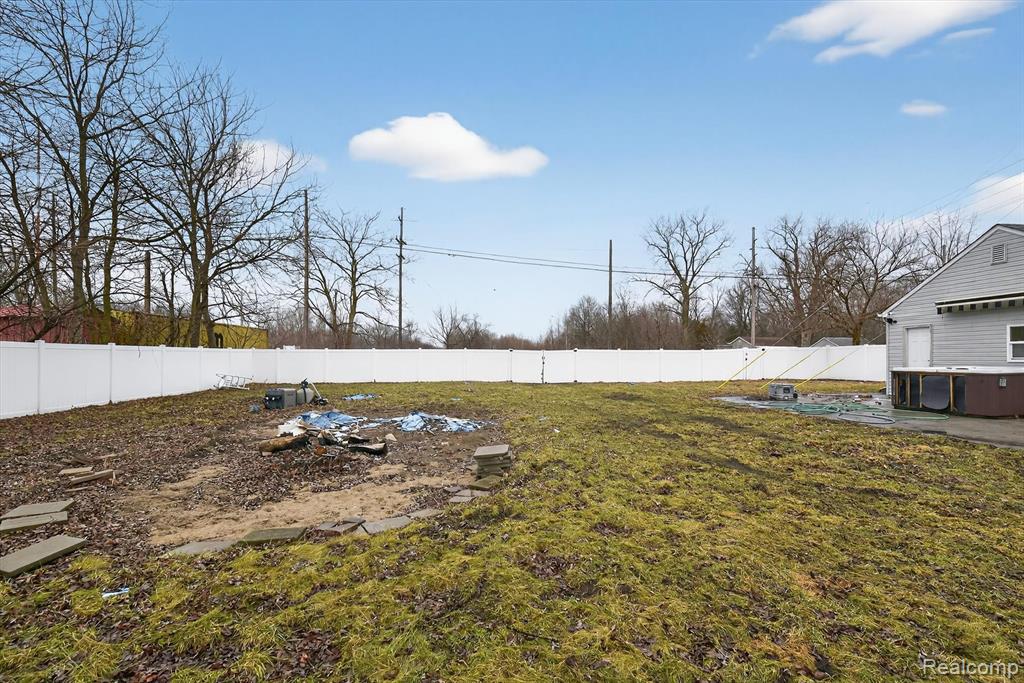 12751 Jones Street, Carleton, MI 48117 — Photo 40
