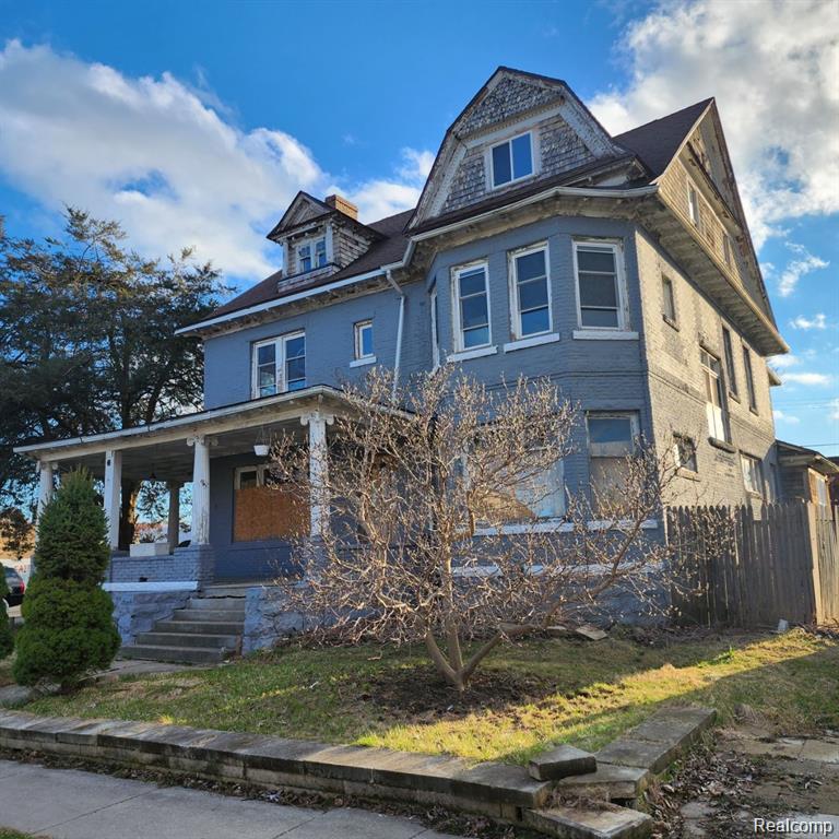 821 M L King Avenue, Flint, MI 48503 — Photo 2