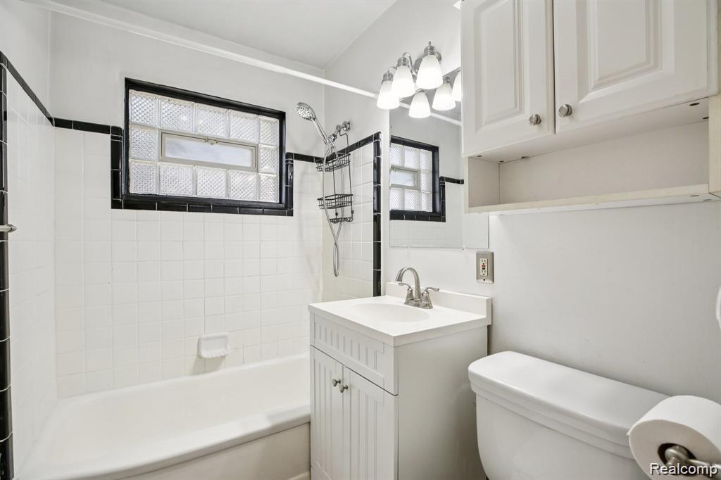 553 E Annabelle Avenue, Hazel Park, MI 48030 — Photo 7