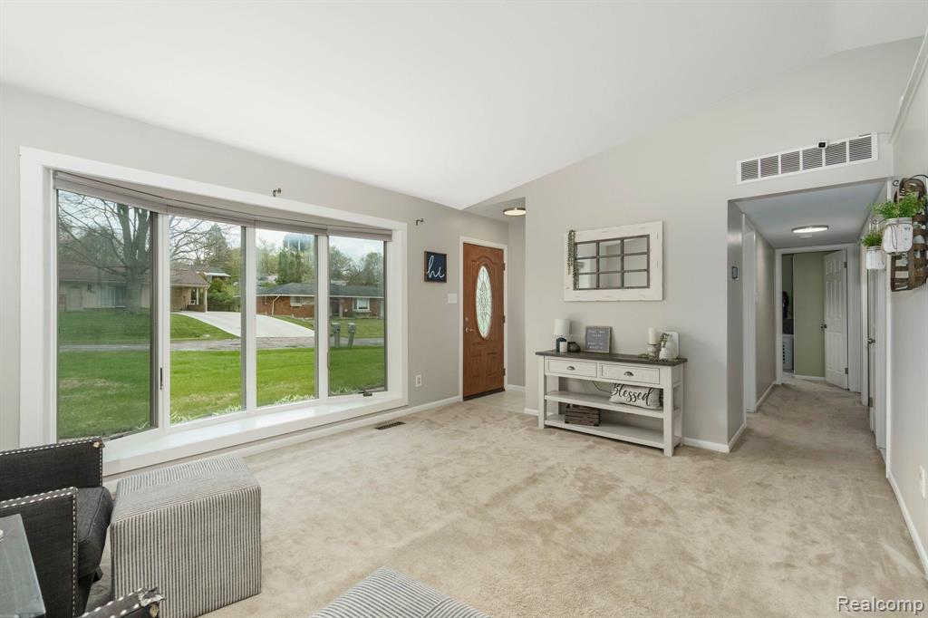 779 JOYCEIL Drive, Waterford, MI 48328 — Photo 12