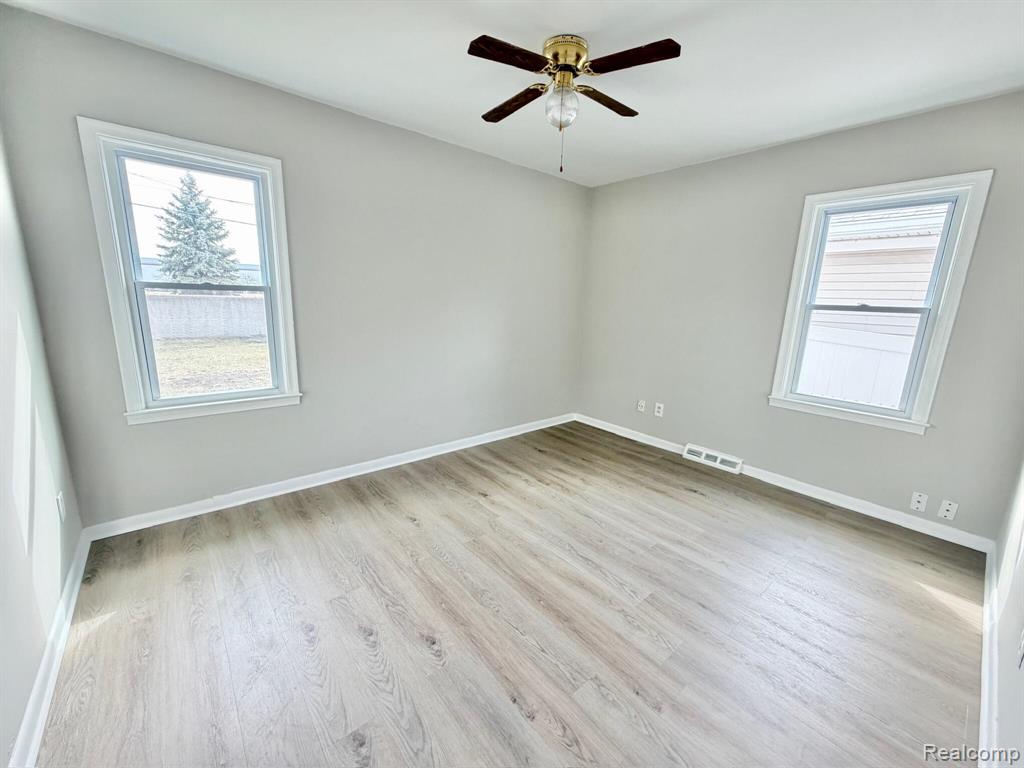 7242 Gerald Avenue, Warren, MI 48092 — Photo 9