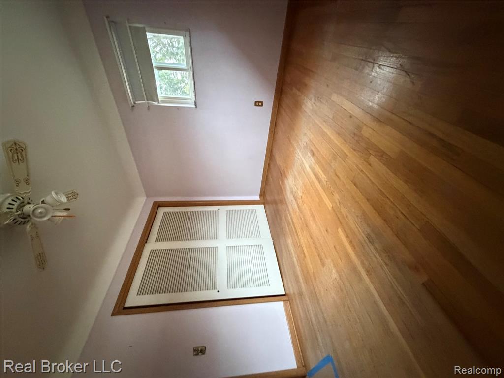 52816 Heatherway Drive N, Shelby Twp, MI 48316 — Photo 10