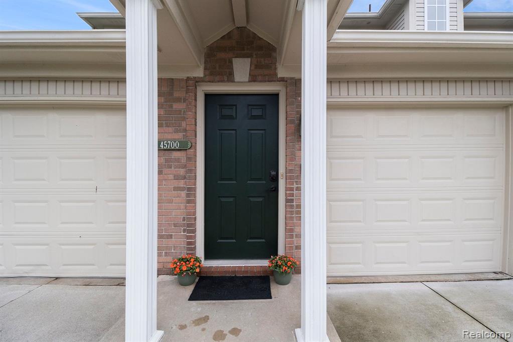 45700 GABLE Drive, Macomb, MI 48044 — Photo 2