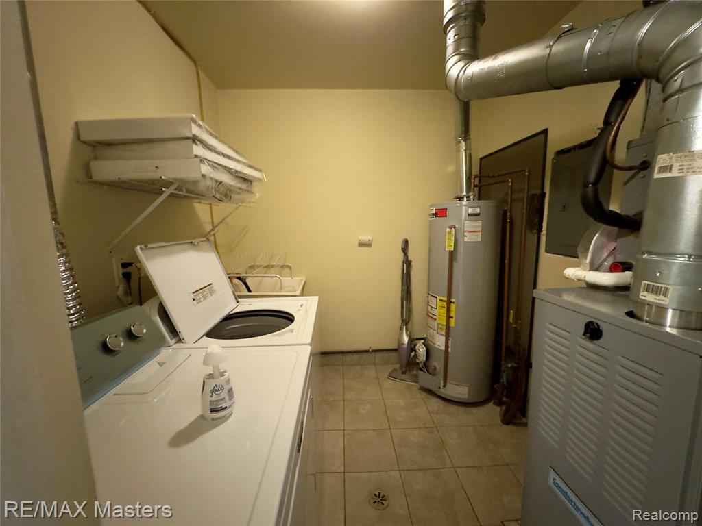 20037 Village Green Court, Brownstown, MI 48183 — Photo 8