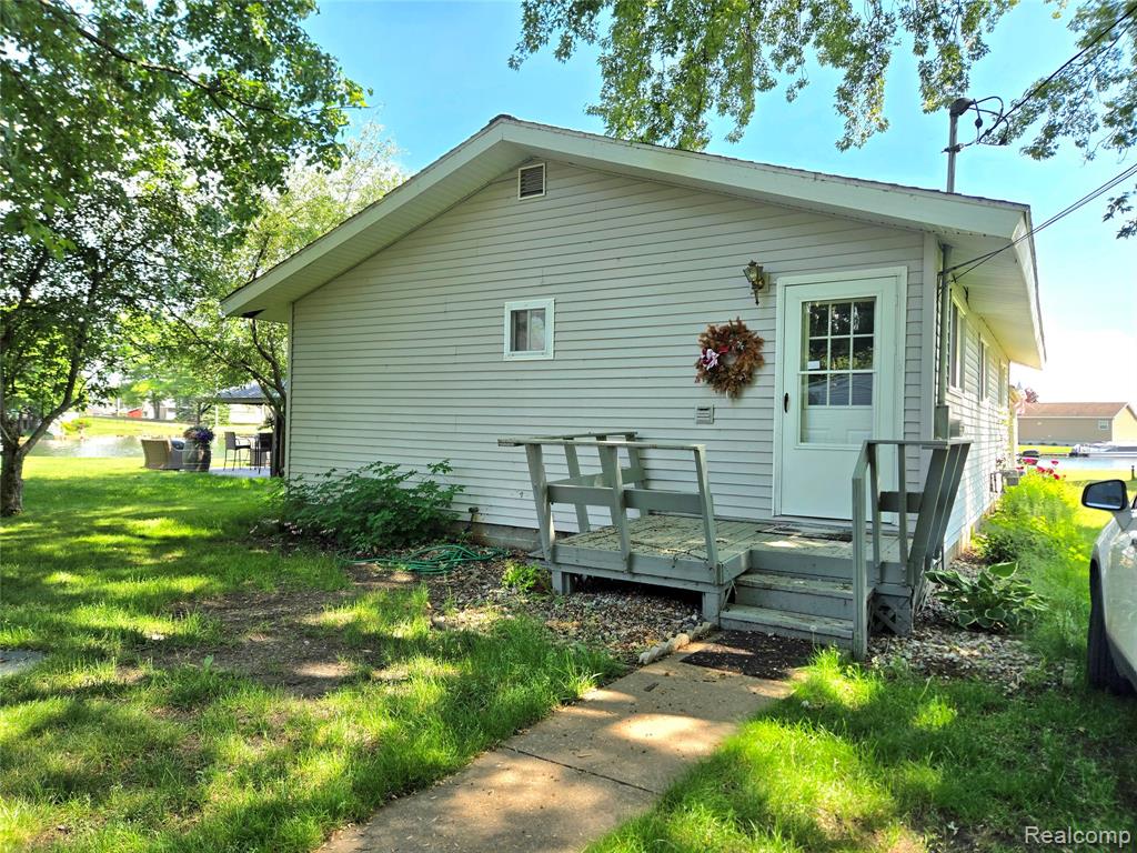 6783 W Northshore Drive, Lake City, MI 49651 — Photo 2
