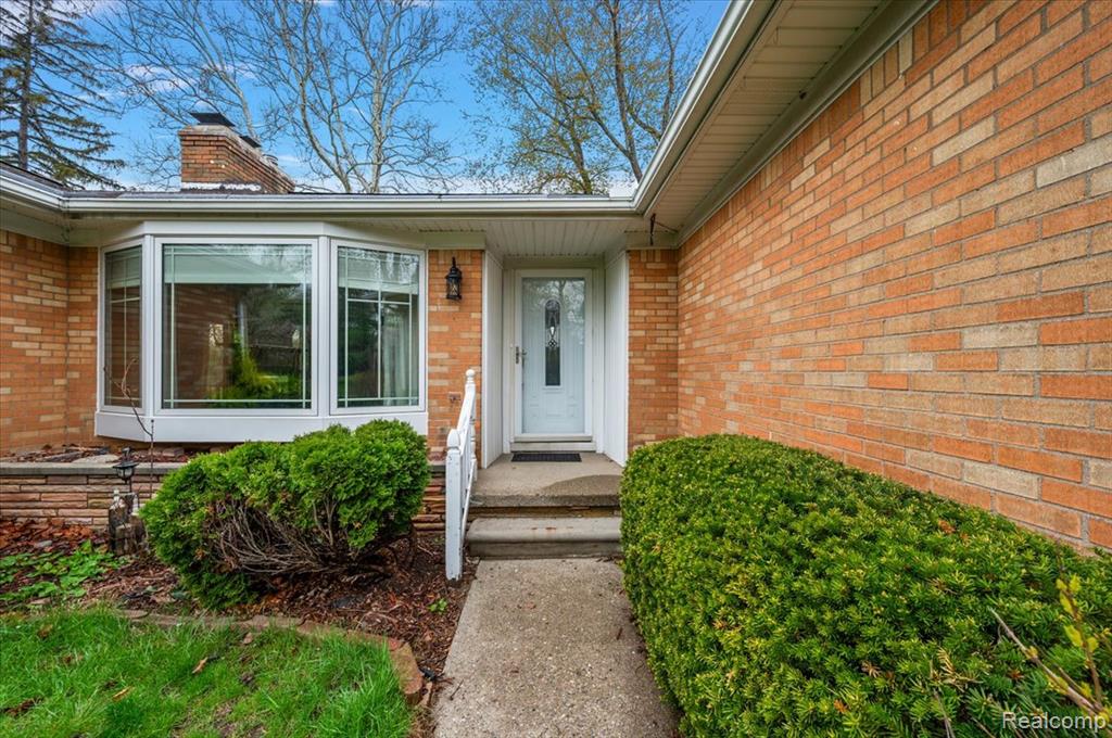 25651 S River Road, Harrison Township, MI — Photo 3