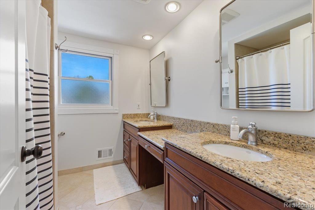 42508 RAVINA Court, Northville, MI 48168 — Photo 37