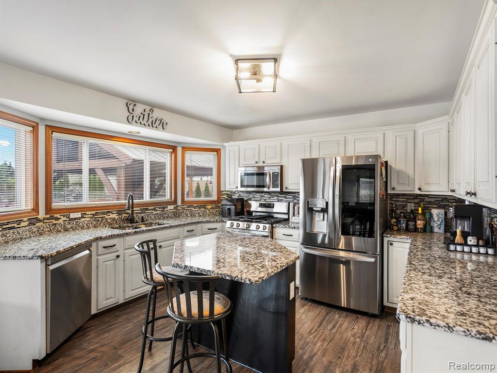 46891 EDGEWATER Drive, Macomb, MI 48044 — Photo 20