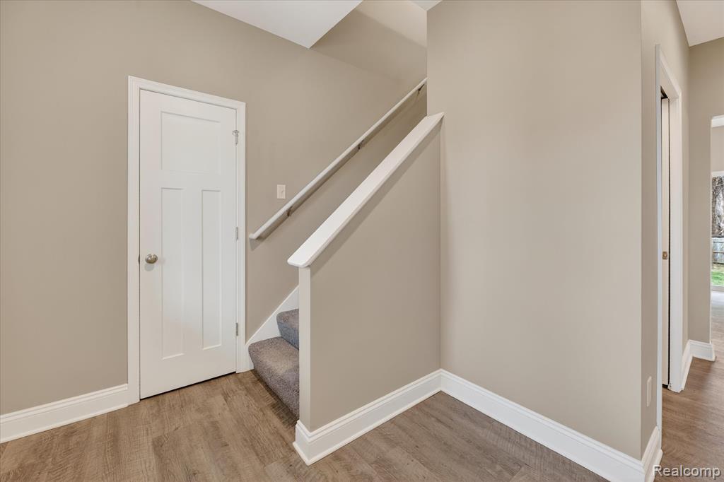 14131 Eastview Drive, Fenton, MI 48430 — Photo 7