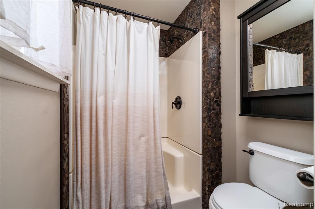 44114 Somerset Square, Canton, MI 48187 — Photo 34