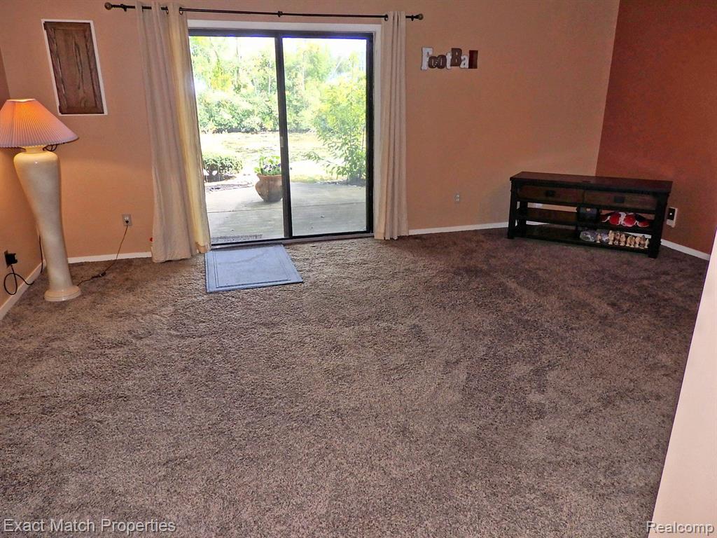 6896 NORTHCREST Way E, 15, Clarkston, MI — Photo 42