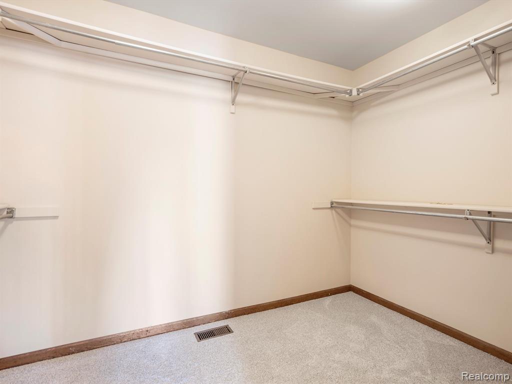 4738 MULBERRY WOODS Circle, Ann Arbor, MI 48105 — Photo 21