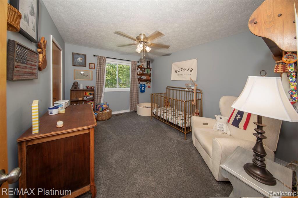 9633 Fairfax Drive W, Pinckney, MI 48169 — Photo 15