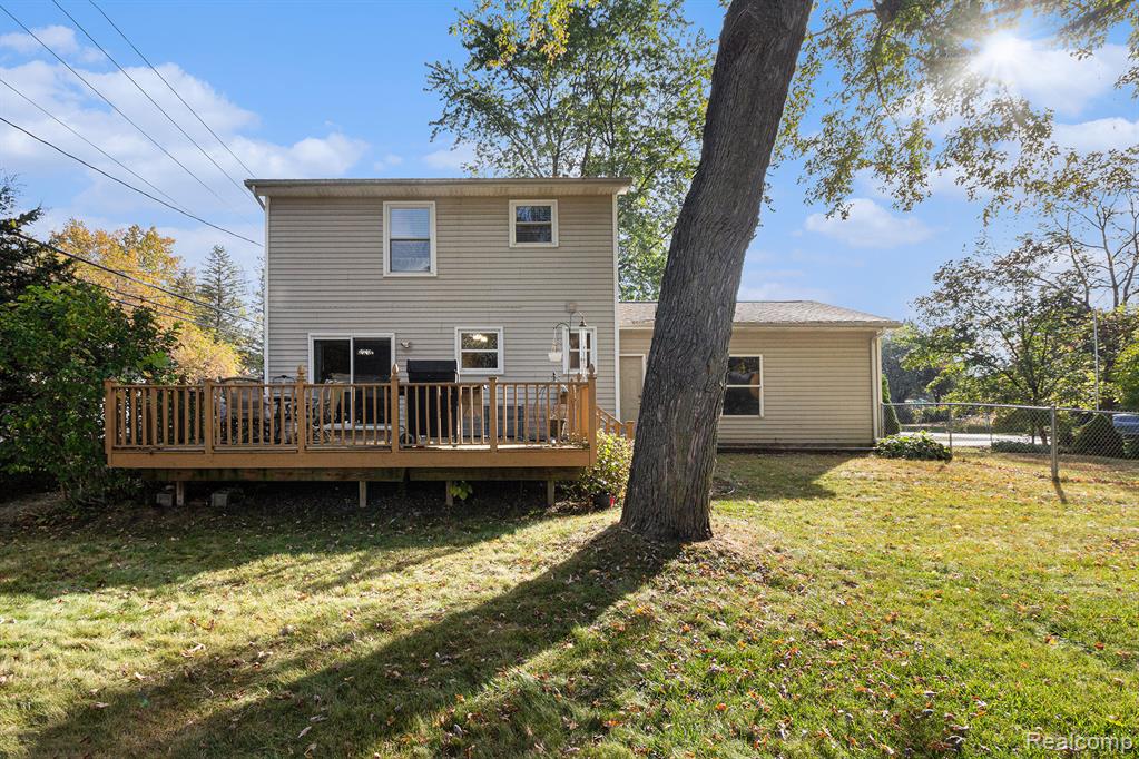 980 Sherry Drive, Lake Orion, MI 48362 — Photo 16