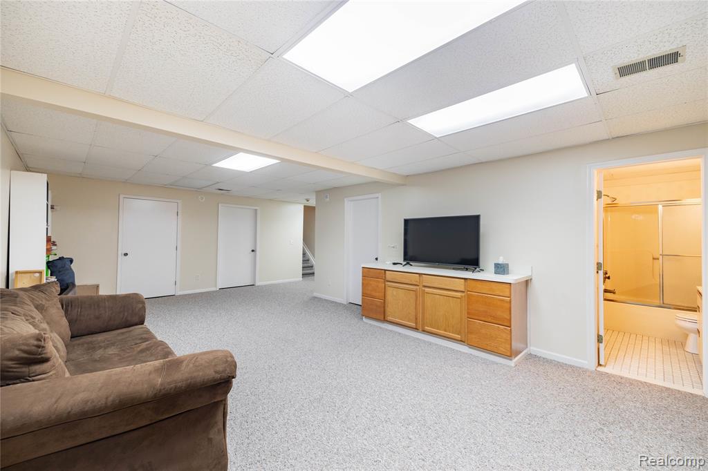 9422 Hawthorne Glen Drive, Grosse Ile, MI 48138 — Photo 34