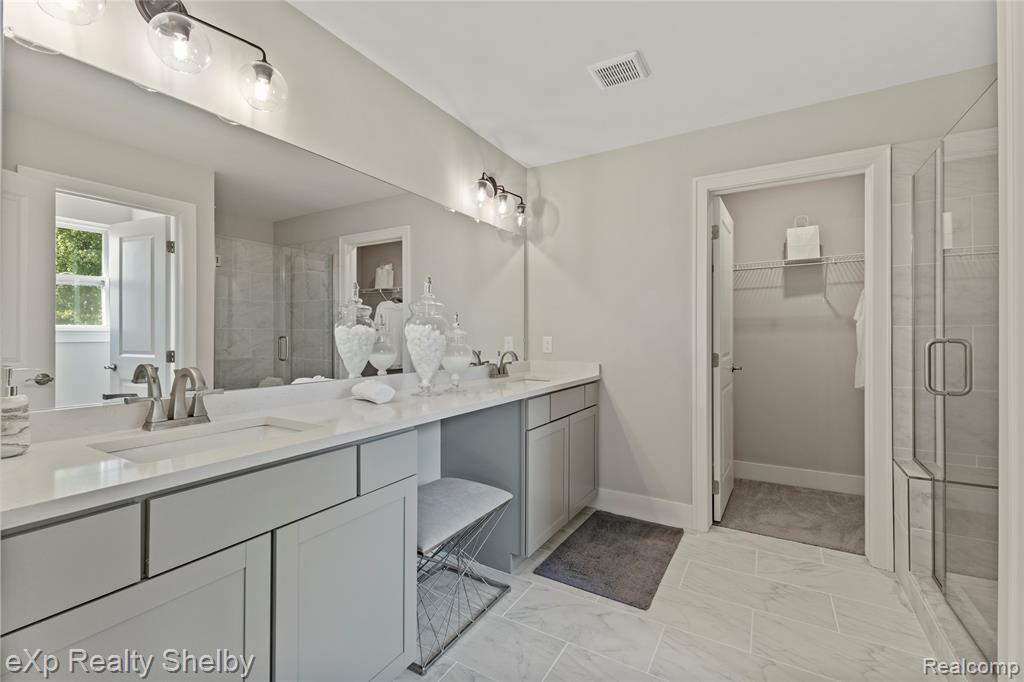 52137 Wellington Valley Drive, Macomb, MI 48042 — Photo 11