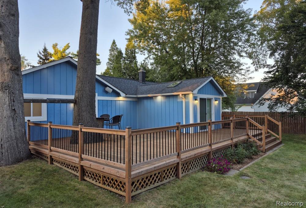 7377 Cooley Lake Road, West Bloomfield, MI 48324 — Photo 8