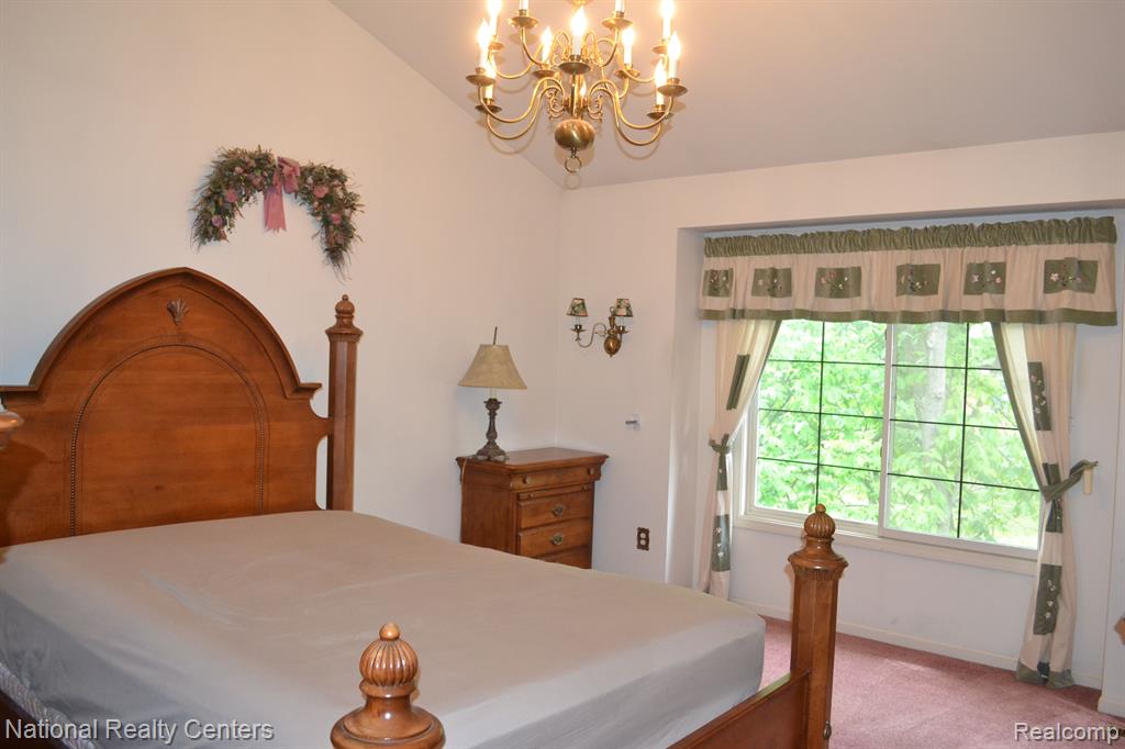 1052 PINEWOOD Court, Brighton, MI 48116 — Photo 10