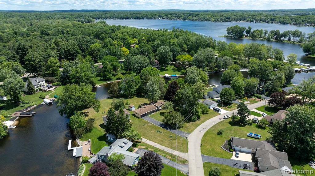 1165 Camelot Drive, Pinckney, MI 48169 — Photo 51