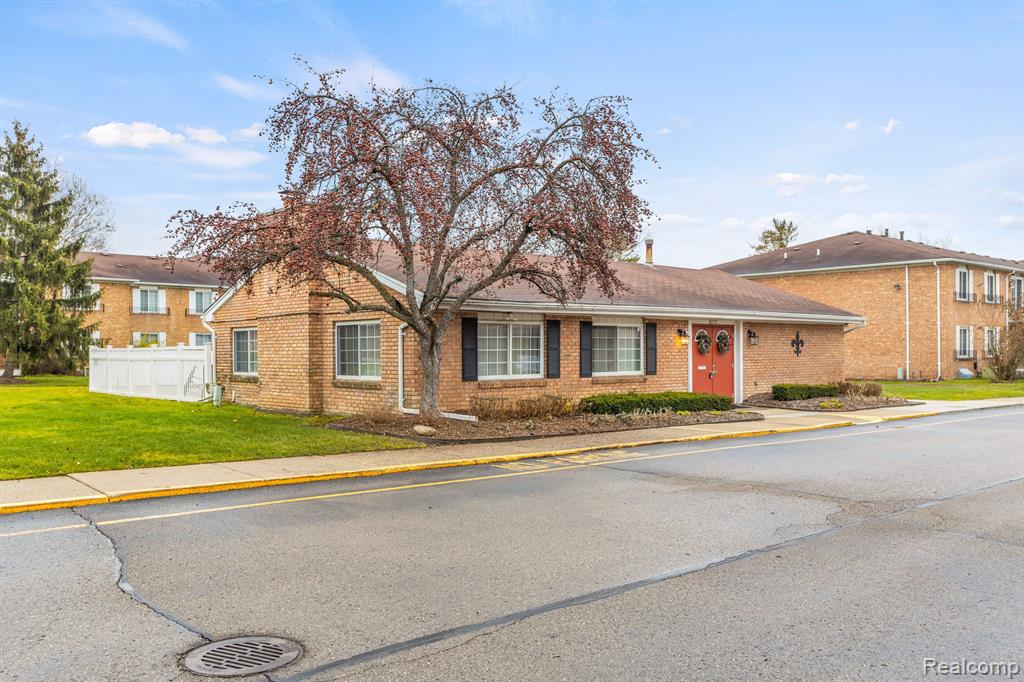30795 SHIAWASSEE Road, 3B, Farmington, MI 48336 — Photo 18