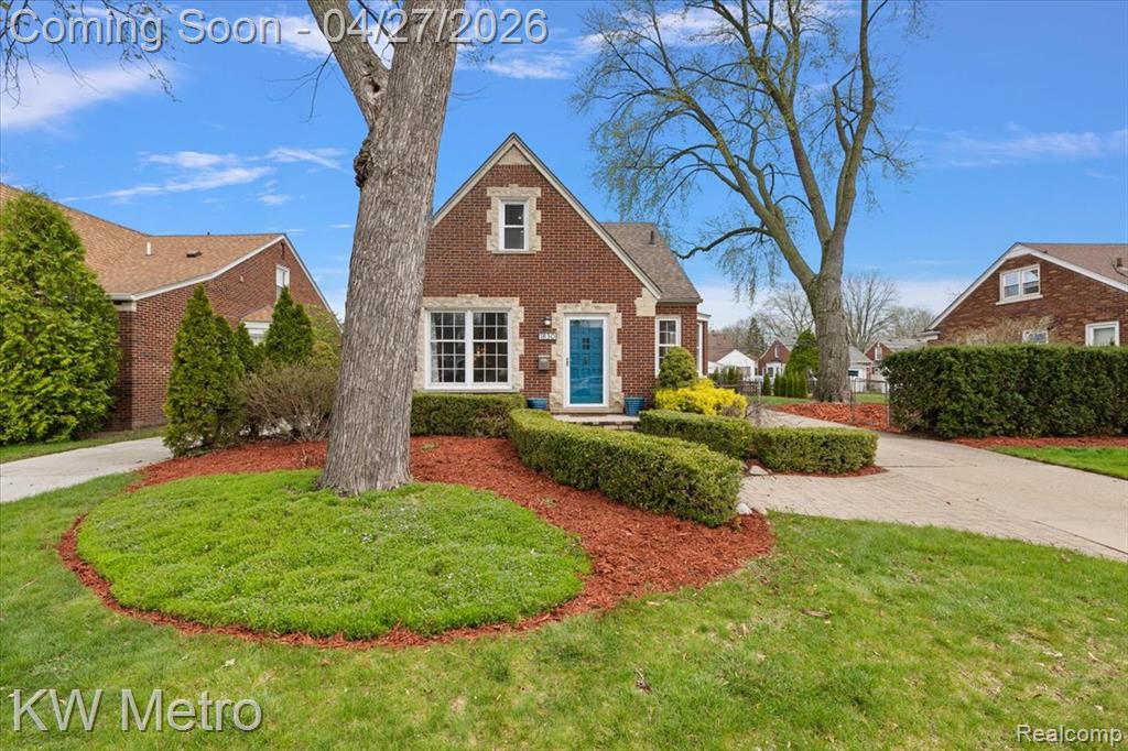 1830 Stanhope Street, Grosse Pointe Woods, MI 48236 — Photo 2