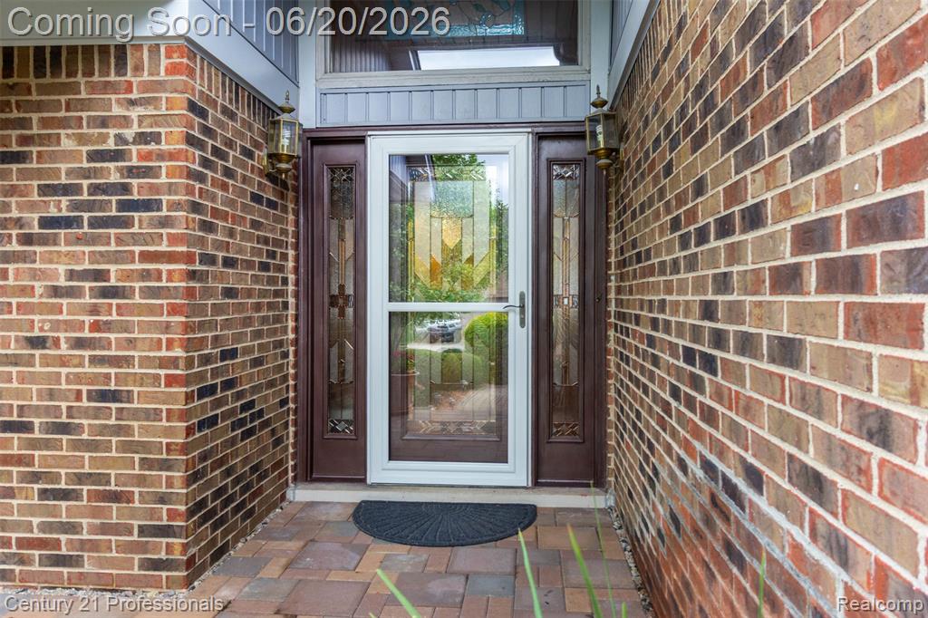 6241 Smithfield Drive, Troy, MI 48085 — Photo 4
