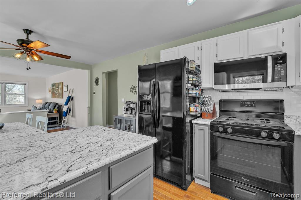 9514 CORNELL Avenue, Clarkston, MI 48348 — Photo 17