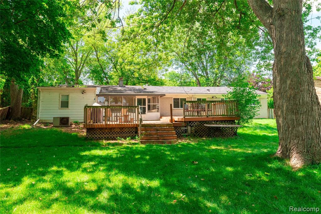 28731 Elbamar Drive, Grosse Ile, MI 48138 — Photo 29