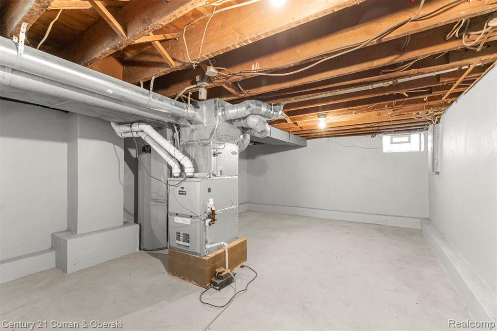 8004 N Farmington Road, Westland, MI — Photo 26