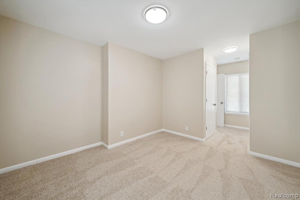 3074 LINDENWOOD Drive, Dearborn, MI 48120 — Photo 16