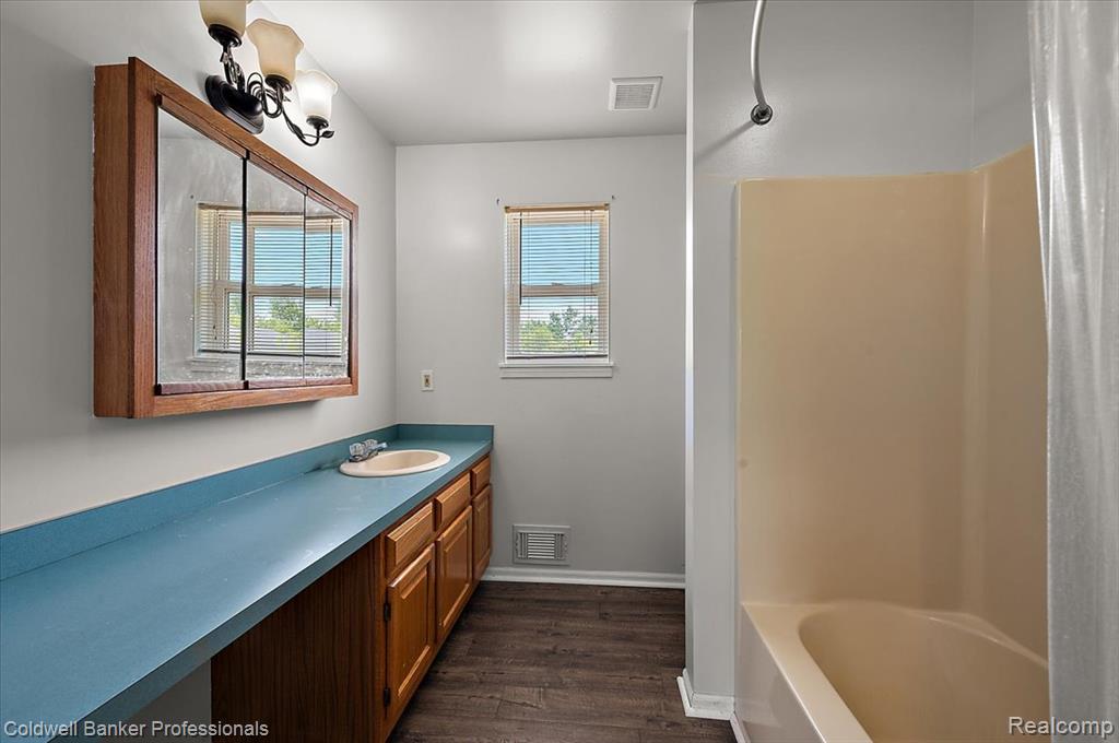 5714 Five Lakes Road, North Branch, MI 48461 — Photo 32