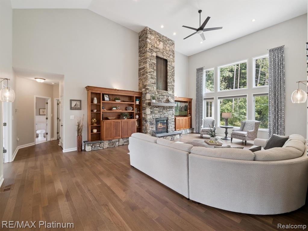 9071 Thornapple Drive, Pinckney, MI 48169 — Photo 10