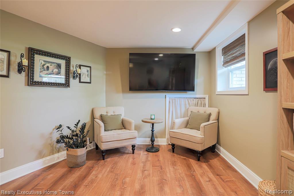 2687 Los Angeles Drive, Wolverine Lake, MI 48390 — Photo 47