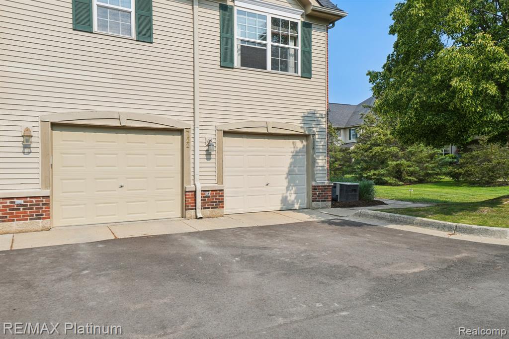 4122 HAMPTON RIDGE Boulevard, Howell, MI 48843 — Photo 25