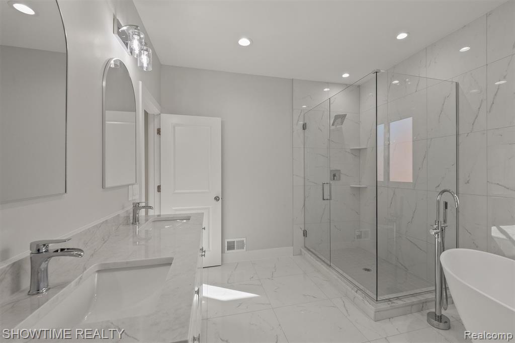 5636 Paris, Sterling Heights, MI 48310 — Photo 18