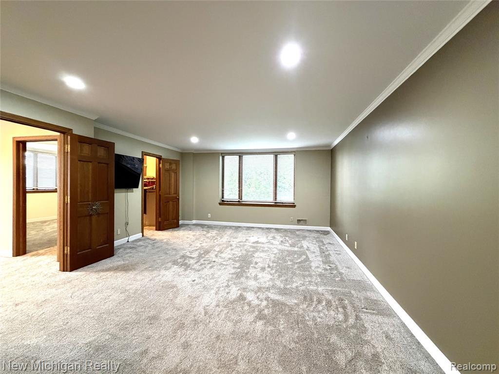43000 12 Oaks Crescent Drive, 2033, Novi, MI 48377 — Photo 13