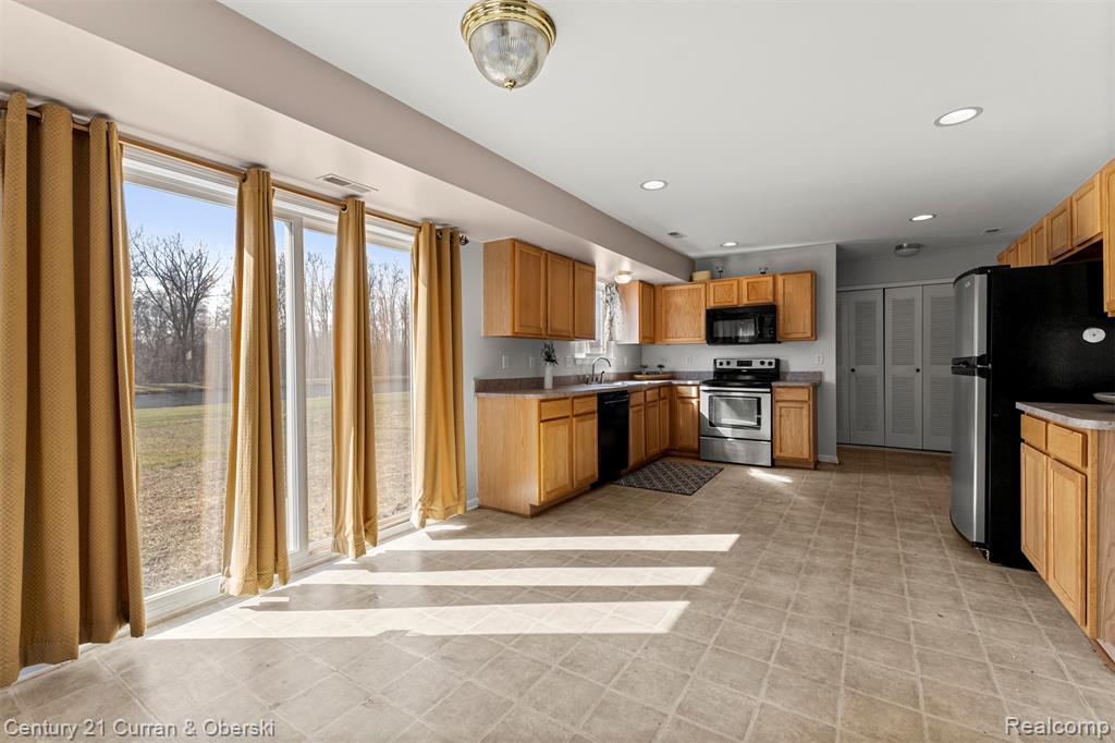 41973 Milton Drive, Van Buren, MI 48111 — Photo 9