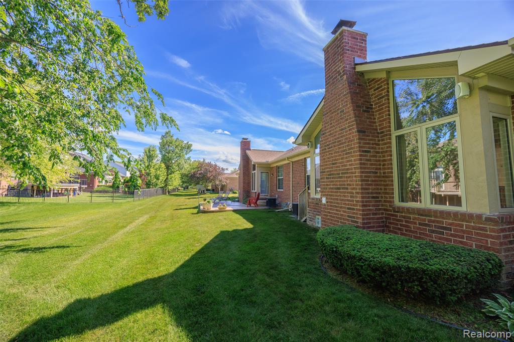 49290 Wayburn Drive, Macomb, MI 48042 — Photo 27